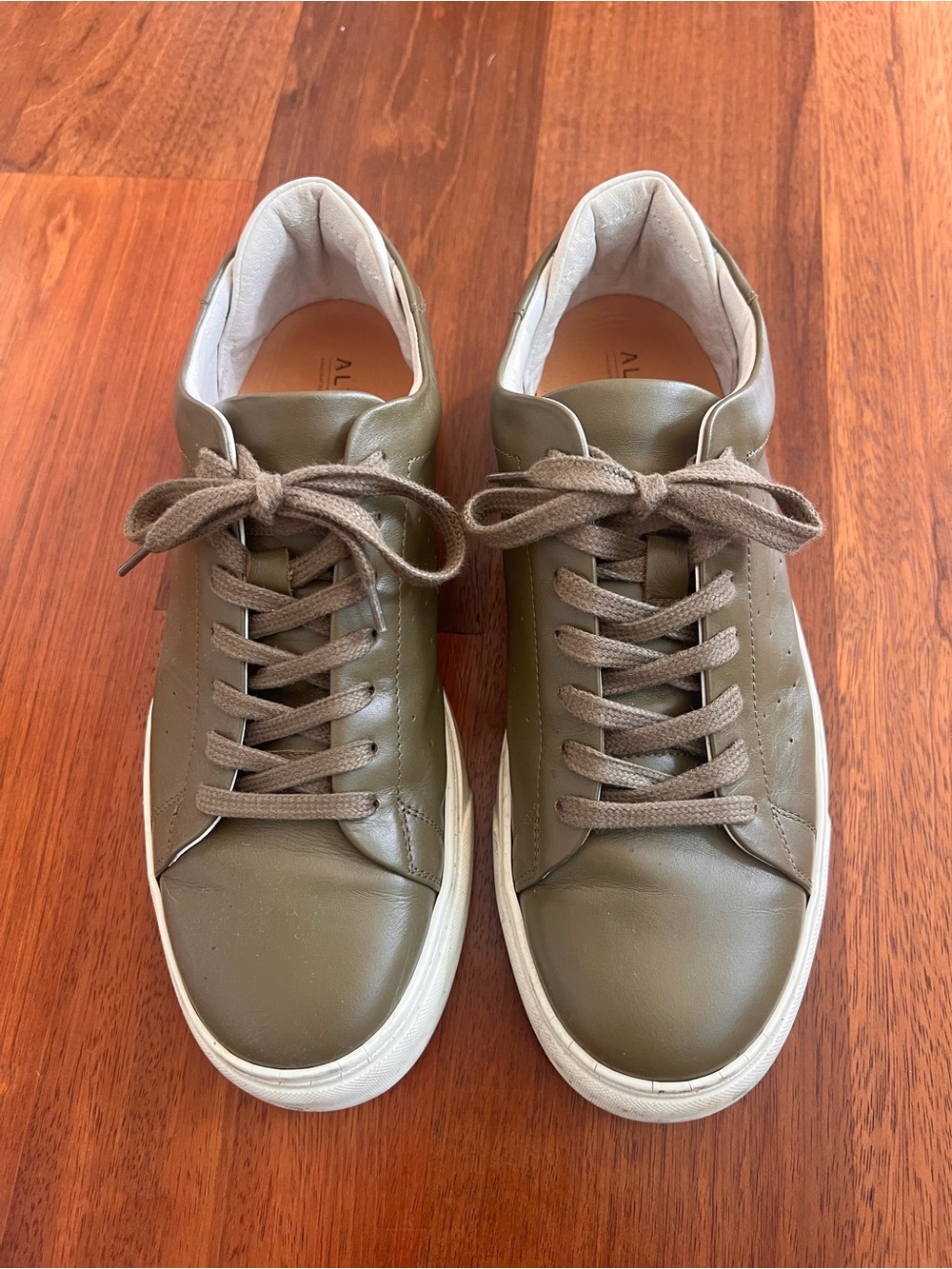 Men's Alma Mater Olive Leather Low-Top Sneakers